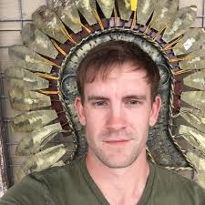 Sophie Turner est en course pour jouer Lara Croft dans la série Tomb Raider  en direct d'Amazon (via @Deadline)