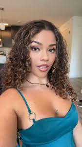 has sent you a friend request., 📩 (5) New messages