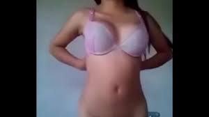 Hermosa weeita se quita el bra - XNXX.COM