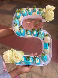 Tusentals nya, högkvalitativa bilder läggs till varje dag. Strawberry Dips Letter Shaped Boxes With Chocolate Facebook