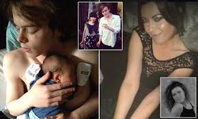 He is the son of crispy heaton and shelly lowe. Stranger Things Star Charlie Heaton Has Secret Love Child Daily Mail Online