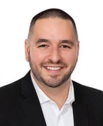 Simon Pierre's Instagram, Twitter & Facebook