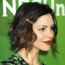 Alright, sweet let's see these tips for how to style short hair with bobby pins? Proper Way To Use Bobby Pins Correctly To Style Short Curly Hair