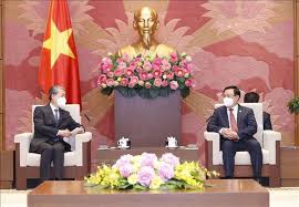 Chủ tịch nước là nguyên thủ quốc gia của cộng hòa xã hội chủ nghĩa việt nam, là người đứng đầu nhà nước việt nam và thống lĩnh lực lượng vũ trang nhân dân việt nam. Chá»§ Tá»‹ch Quá»'c Há»™i VÆ°Æ¡ng Ä'inh Huá»‡ Tiáº¿p Ä'áº¡i Sá»© Trung Quá»'c Bao Tin Tá»©c Ttxvn