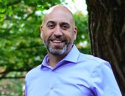 Dan Herron's Instagram, Twitter & Facebook