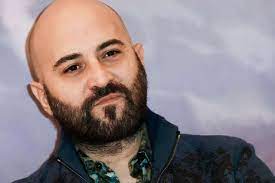 Giuliano is not only the writer and singer for negramaro. Chi E Giuliano Sangiorgi Carriera E Guadagni Del Frontman Dei Negramaro