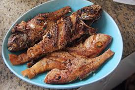 If you want your whole snapper fish fried crispy, season with salt and black pepper for about 15 mins before frying. Frying Fish Little Oil And No Flour Stabroek News