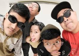 Mirza Pahlevi Wardhana: Popkid Ulung Asal Tanjungsari › Consumed Magazine