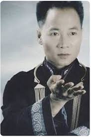 We also have Hmong Jet Li Kue Lee Tsis dog dig kiag! Yuav tsis muaj ib tus  Hmoob phab ej nrov npaum Kue Lee...Nuj Nplhaib....Pov Sis Txam #hmong  #hmoob Credit Tuam Leej