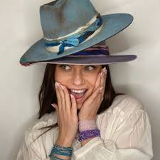 Mademoiselle Louise, Boutique de prêt-à-porter féminin Boho chic et rock