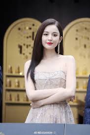 Nhưng sự nghiệp của cô chưa bao giờ suôn sẻ bởi những ồn ào đời tư. Khong Há»• Danh Má»¹ Nhan Tan CÆ°Æ¡ng Cá»• Lá»±c Na Trat Khoe Tháº§n Thai Gá»£i Cáº£m Ä'á»'n Tim Fan