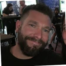 Robert Gaskill's Instagram, Twitter & Facebook