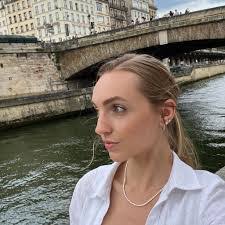 Amber Clower's Instagram, Twitter & Facebook