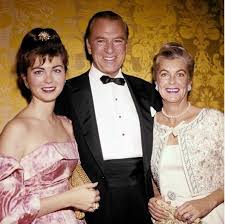 She followed a painting career in new york and in 1966 married the world renowned concert pianist, byron janis. Gary Cooper And His Only Daughter Maria Cooper And Veronica Cooper Veronica Gary Cooper Daughter
