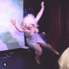 Owner of jeffree star cosmetics 💦 mom of 7 pomeranians ✨currently in wyoming writing my autobiography. Jaymes Mansfield On Twitter Me After Waking Up And Seeing Why Jeffree Star Kanye West Are Trending I M Going Back To Bed