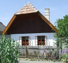 Volcsej Foto Tom Portschy House Styles House Decor