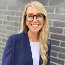 Shauna Solomon's Instagram, Twitter & Facebook