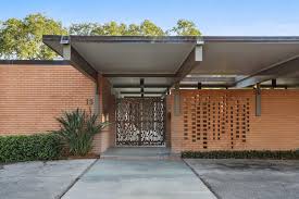 Zillow Gone Wild added a new photo.