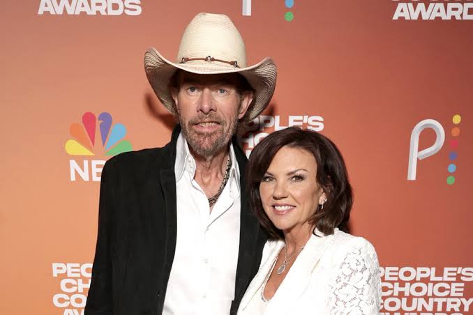 Toby Keith's Wife Gives Poignant Speech About His Death