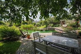 Da das englische cottage bei uns aber eher selten zu finden ist, tut es im heimischen garten auch ein clockhouse oder ein teehaus (beide „typically english) als gartenhaus, die sich dann optimal in den englischen look einfügen. Einen Stilechten Cottage Garten Anlegen Tipps Von Haas
