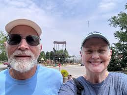 Are you interested in connecting with fellow full-time RV travelers?