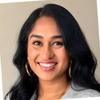 Sarah Janiszewski's Instagram, Twitter & Facebook