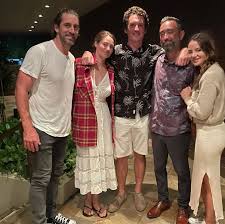 May 26, 2021 · aaron rodgers is having an absolute blast in hawaii while chaos reigns in green bay. Shailene Woodley Updates On Twitter Shailene Woodley Aaron Rodgers Miles Teller And Keleigh Sperry In Hawaii Via Chewdaddy Yo On Ig