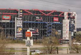 Some were worried about a conflict with the indycar series, which had its race there during the labor day weekend. Nascar At Bristol What Time Is Monday S Cup Series Dirt Race