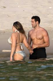Последние твиты от kelly brook (@iamkellybrook). Kelly Brook Spotted In Bikini At The Beach During Her Holiday With Boyfriend Jeremy Parisi In Thailand 090318 16