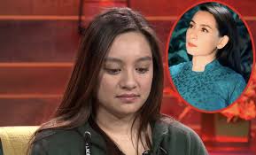 Cháu trai 1 tuổi của Phi Nhung phải đi học, mặt như sắp khóc khi mẹ đón