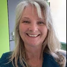 Elise Crawford's Instagram, Twitter & Facebook