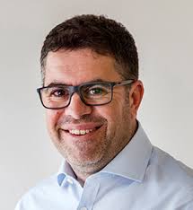 Karl Thurston's Instagram, Twitter & Facebook