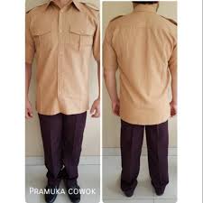 Baju safari pria modern ini sedikit berbeda jika dibanding dengan baju safari lainya , ini dikarenakan baju safari pria modern lebih memiliki desain dan model yang disematkan pada baju safari wanita pun tentu mengikuti alur lekuk tubuh si wanita , seperti misalnya mirip dengan dress atau longdress. Atasan Set Baju Kemeja Seragam Guru Kakak Pembina Pramuka Cowok Pria Laki Laki Coklat Tua Murah Shopee Indonesia