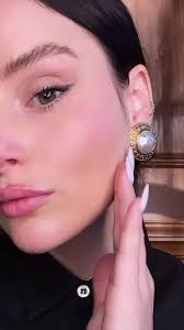 Taylor Hage's Instagram, Twitter & Facebook