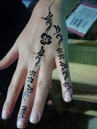 Pin By Taylor B On Henna Tattoos Simple Henna Tattoo Henna Tattoo Designs Beginner Henna Designs