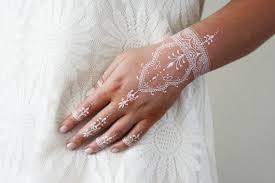 White Henna Temporary Tattoo Bohemian Temporary Tattoo Henna Style Tattoo Boho Gift Festival Temporary Tattoo Festival Accessoire In 2021 Henna Style Tattoos White Henna White Henna Tattoo