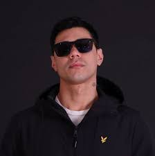 Justin Lawson's Instagram, Twitter & Facebook