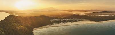 Situato nelle vicinanze della costa del borneo, sull'isola di gaya, il bunga raya island resort & spa vanta ampie ville con balcone privato, una piscina all'aperto, 3 punti ristoro e il wifi gratu. Sppa Borneo Gov My