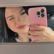 catherine brett (@caatherinebrett) • Threads, Say more