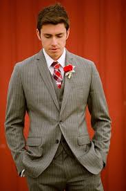 Tampoco es que pretenda que los caballeros hayan de vestir de. 30 Trajes De Novio Modernos Clasicos E Increibles Para Bodas