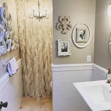 Farmhouse bathroom decor is making in appearance in homes all across the country, so even if you're a city dweller, you can still totally pull off carissa brown's bathroom is just too adorable with its shabby chic elements—galvanized metal baskets , charming vases, and an abundance of greenery. The 70 Best Farmhouse Bathroom Ideas Home And Design