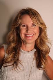 Sandra Wall's Instagram, Twitter & Facebook