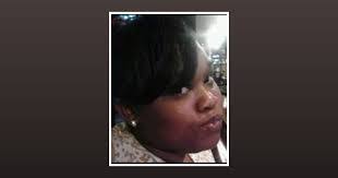 Debra Streeter's Instagram, Twitter & Facebook