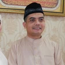 Which one is better for KM 2.0, Sharepoint or Orcale's OCM?