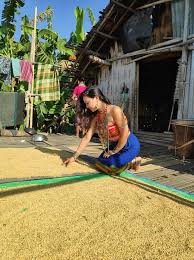 Indigenous Culture And Dress Ii Happy Art Indigenous Culture Culture