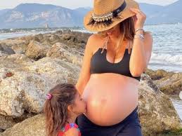 Le congratulazioni e gli auguri di amici e colleghi sui social. No5zcclupanxym