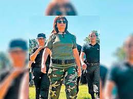 Born in buenos aires, bullrich graduated from the university of palermo and as a young woman was involved with the. De Locos Patricia Bullrich Se Quedo Con El Control De Armas