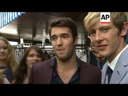 'Captain America' actress is engaged to her former 'Revenge' co-star,  Joshua Bowman