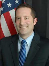 Greece ponders a challenge in Ward 2