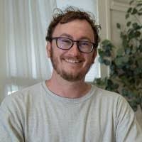 Philip Raine's Instagram, Twitter & Facebook